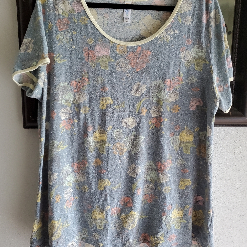 LuLaRoe Classic T